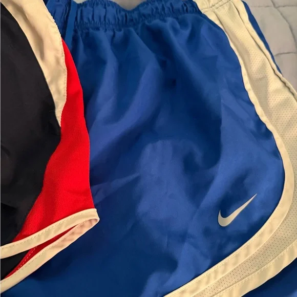 Nike Tempo Dri-Fit shorts women’s large - Picture 2 of 4